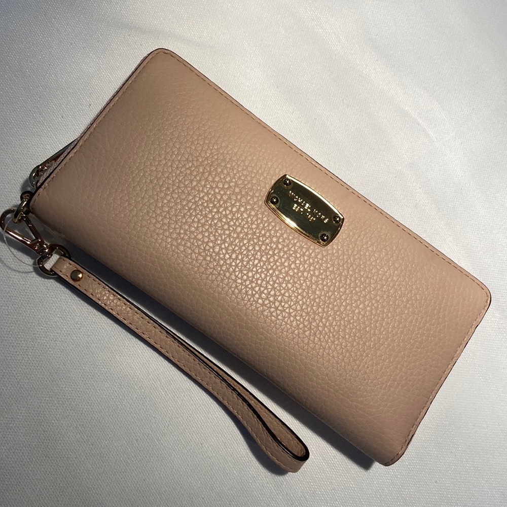 NWT Michael Kors ballet pink travel continental leather zipper wallet